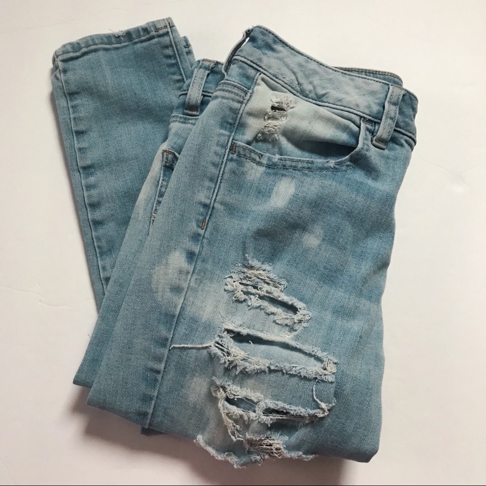 American Eagle Light Wash Distressed Denim Jeans